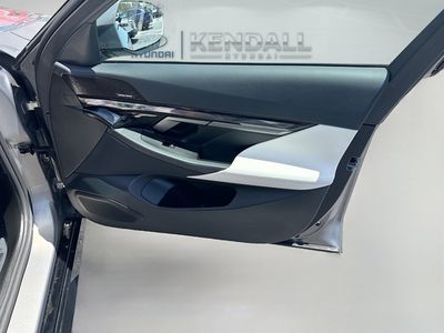 2025 BMW i5 - Photo 31