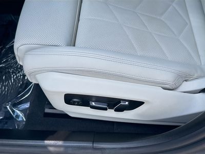 2025 BMW i5 - Photo 15