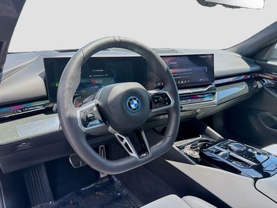 2025 BMW i5 - Photo 7