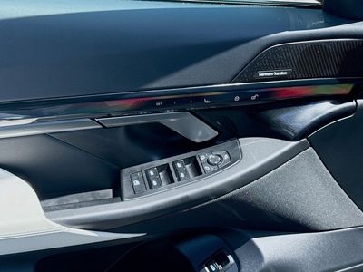 2025 BMW i5 - Photo 14