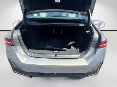 2025 BMW i5 - Photo 24