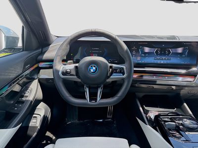 2025 BMW i5 - Photo 18