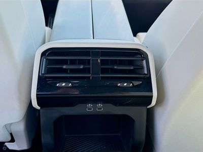 2025 BMW i5 - Photo 20
