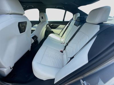 2025 BMW i5 - Photo 21