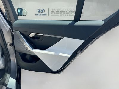 2025 BMW i5 - Photo 28