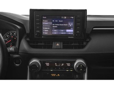 2022 Toyota RAV4 — photo 10 view
