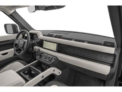 2024 Land Rover Defender — photo 15 view