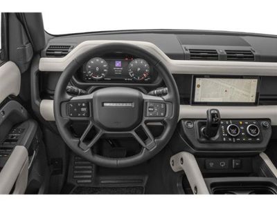 2024 Land Rover Defender — photo 7 view