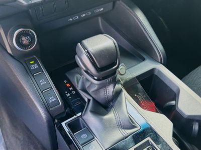 2025 Toyota Land Cruiser - Photo 13