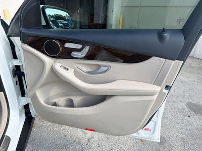 2022 Mercedes-Benz GLC - Photo 32