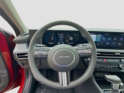 2025 Hyundai Sonata - Photo 8