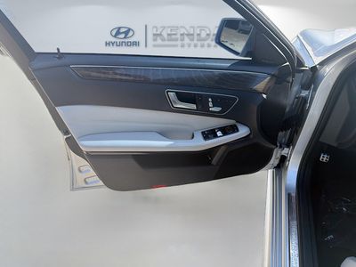 2016 Mercedes-Benz E-Class — photo 17 view