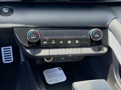 2026 Hyundai ELANTRA - Photo 12