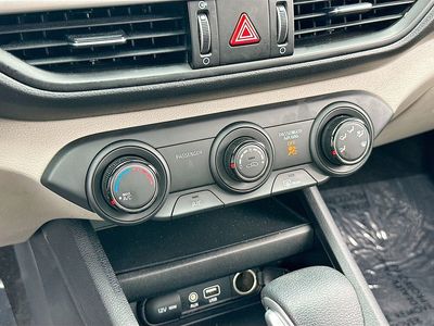 2020 Kia Forte - Photo 15