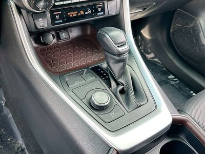2020 Toyota RAV4 Hybrid - Photo 17