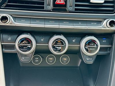 2023 Genesis G70 - Photo 16