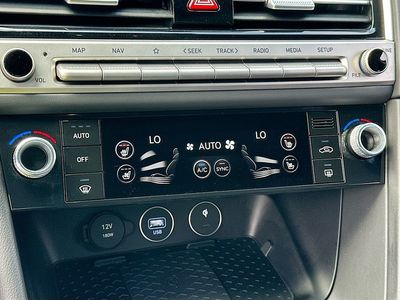 2024 Genesis G70 - Photo 16