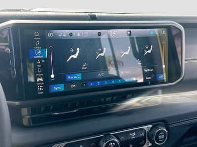 2024 Jeep Wrangler - Photo 16