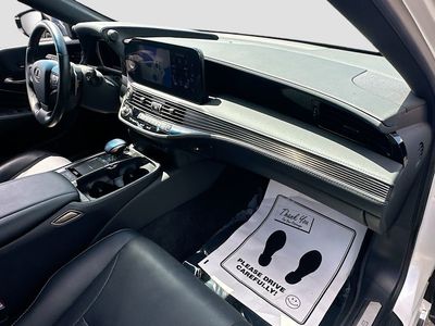 2022 Lexus LS — photo 29 view