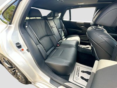 2022 Lexus LS — photo 27 view