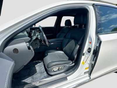 2022 Lexus LS — photo 21 view