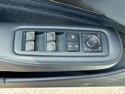 2022 Lexus LS — photo 18 view