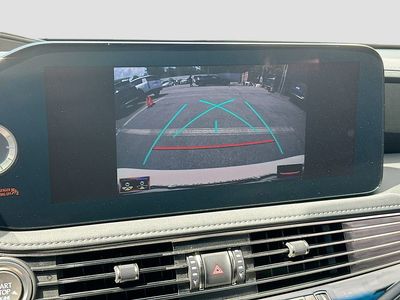 2022 Lexus LS — photo 14 view