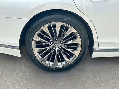 2022 Lexus LS — photo 31 view