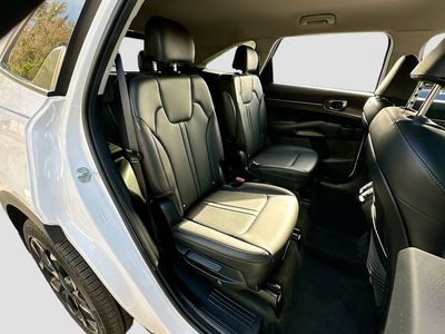 2025 Kia Sorento - Photo 27