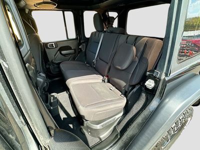 2022 Jeep Wrangler - Photo 24