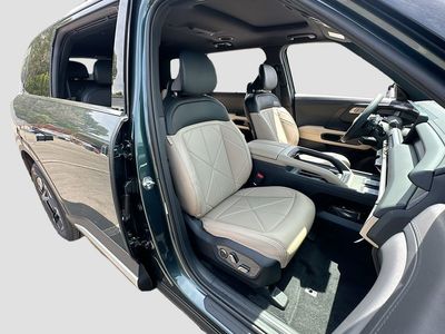 2027 Kia Telluride Hybrid - Photo 30