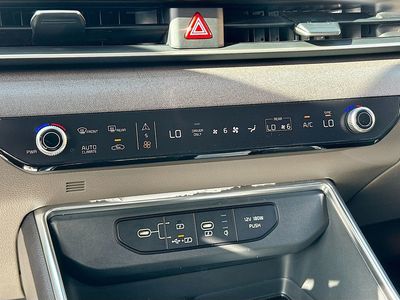 2026 Kia Carnival Hybrid - Photo 16
