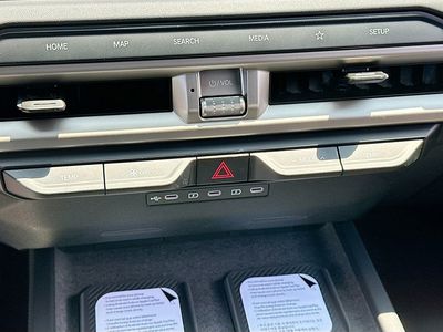 2027 Kia Telluride Hybrid - Photo 16