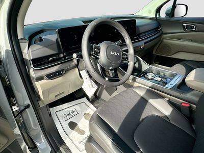 2026 Kia Carnival Hybrid — photo 9 view