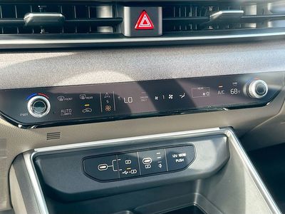 2026 Kia Carnival Hybrid — photo 16 view