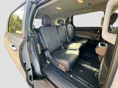 2026 Kia Carnival Hybrid — photo 28 view