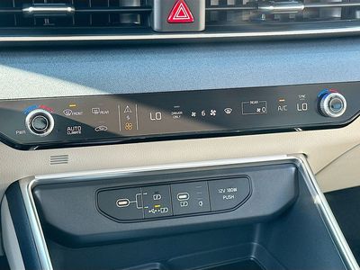 2026 Kia Carnival Hybrid - Photo 16