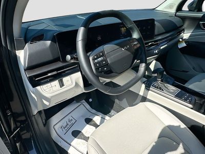 2026 Kia Sportage — photo 9 view