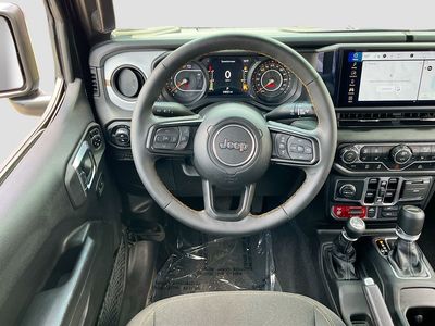 2025 Jeep Gladiator - Photo 21
