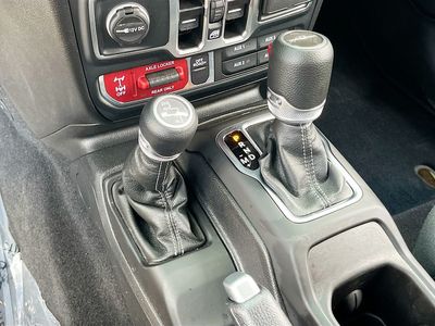 2025 Jeep Gladiator - Photo 16