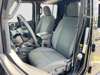 2025 Jeep Gladiator - Photo 20