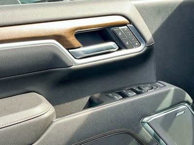 2025 Chevrolet Silverado 2500HD - Photo 18