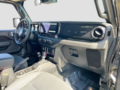 2024 Jeep Wrangler - Photo 27
