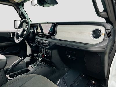 2025 Jeep Wrangler - Photo 27