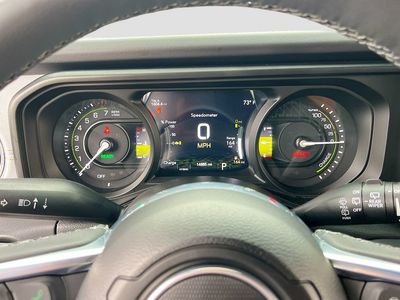 2025 Jeep Wrangler - Photo 12