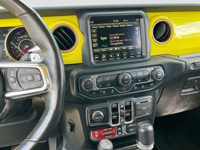2022 Jeep Wrangler - Photo 15