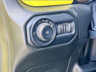 2022 Jeep Wrangler - Photo 10