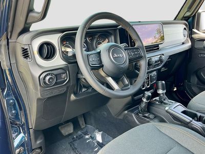 2025 Jeep Wrangler - Photo 9
