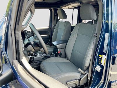 2025 Jeep Wrangler - Photo 19