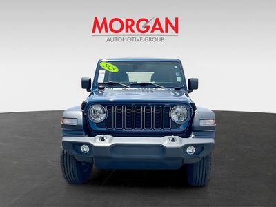 2025 Jeep Wrangler - Photo 2